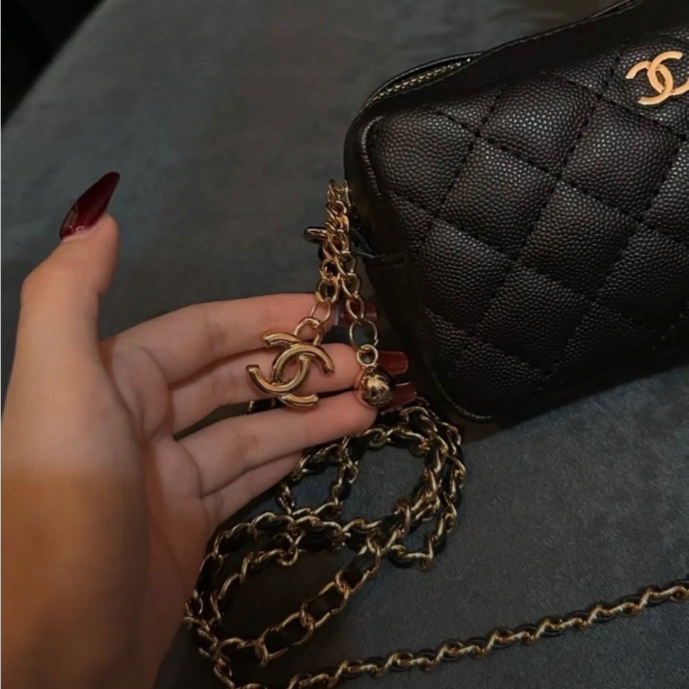 CHANEL Black Quilted Leather Camera Cosmetic Crossbody Bag with Gold Chain - Picture 3 of 7